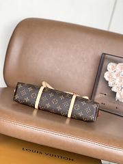 LOUIS VUITTON | Squire East West bag Monogram Brown Canvas - 4