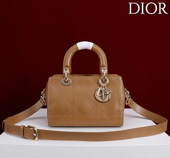 DIOR | Small D Granville Flat Macrocannage Gold Hardware In Tan